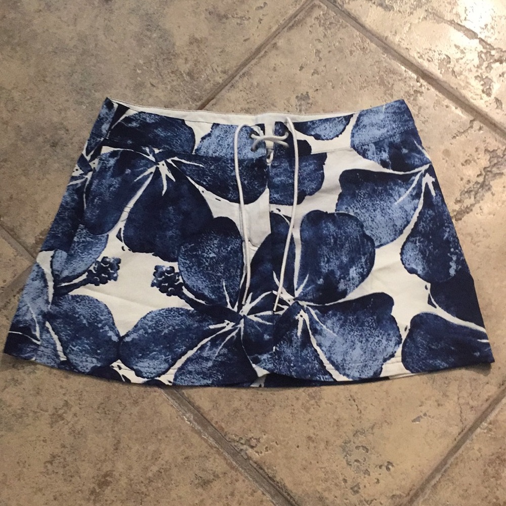 Like new!!! Tropical blue and white skirt